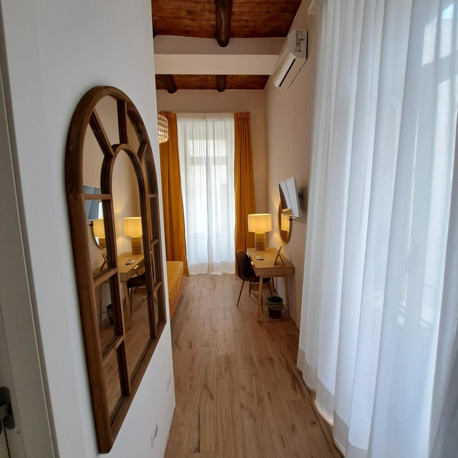 Domus Sirena Hotel Наполи Екстериор снимка