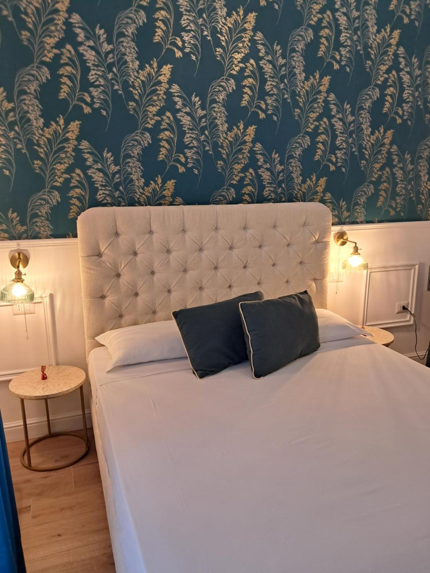 Domus Sirena Hotel Наполи Екстериор снимка